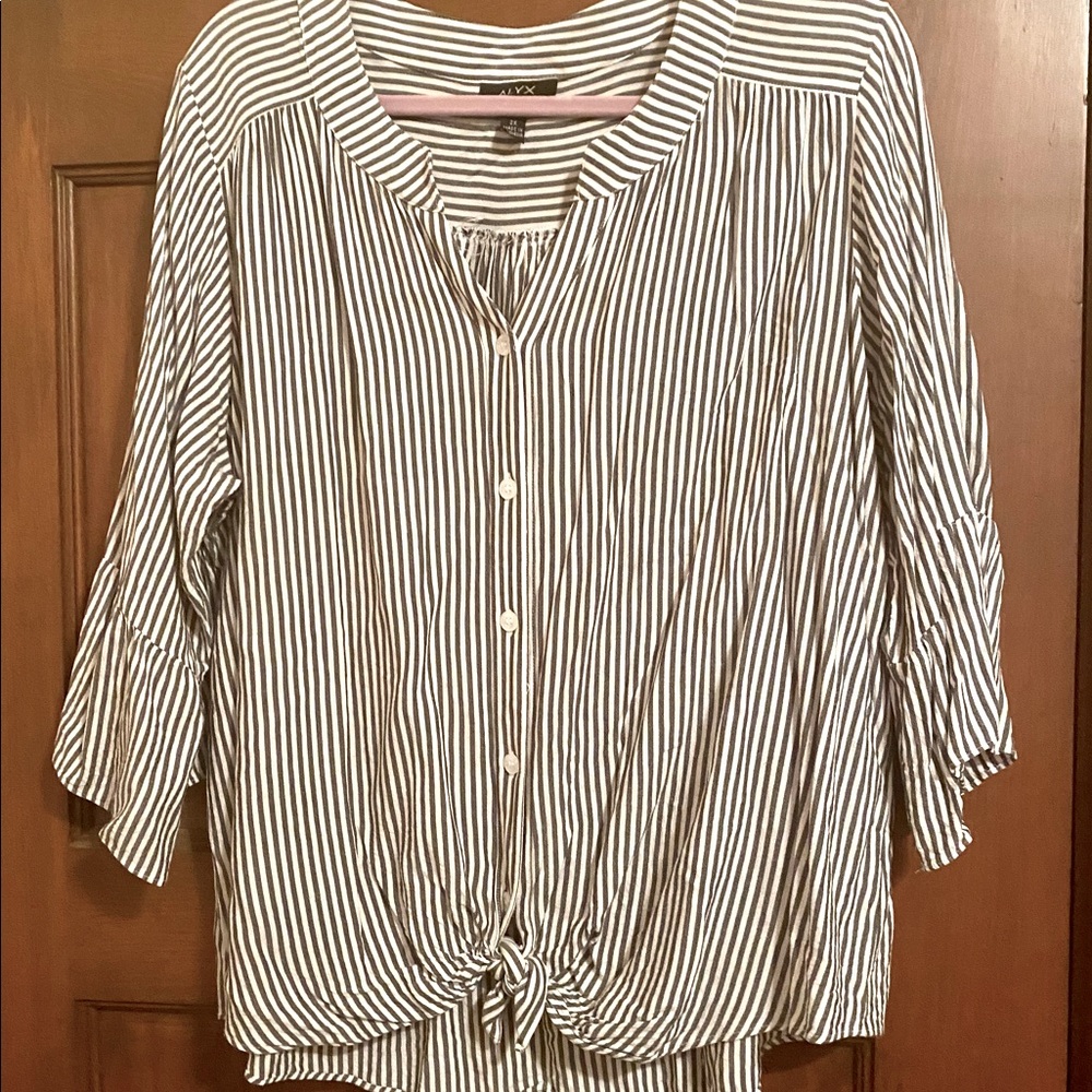 ALYX 3/4 Length Women’s Top Sz 2X